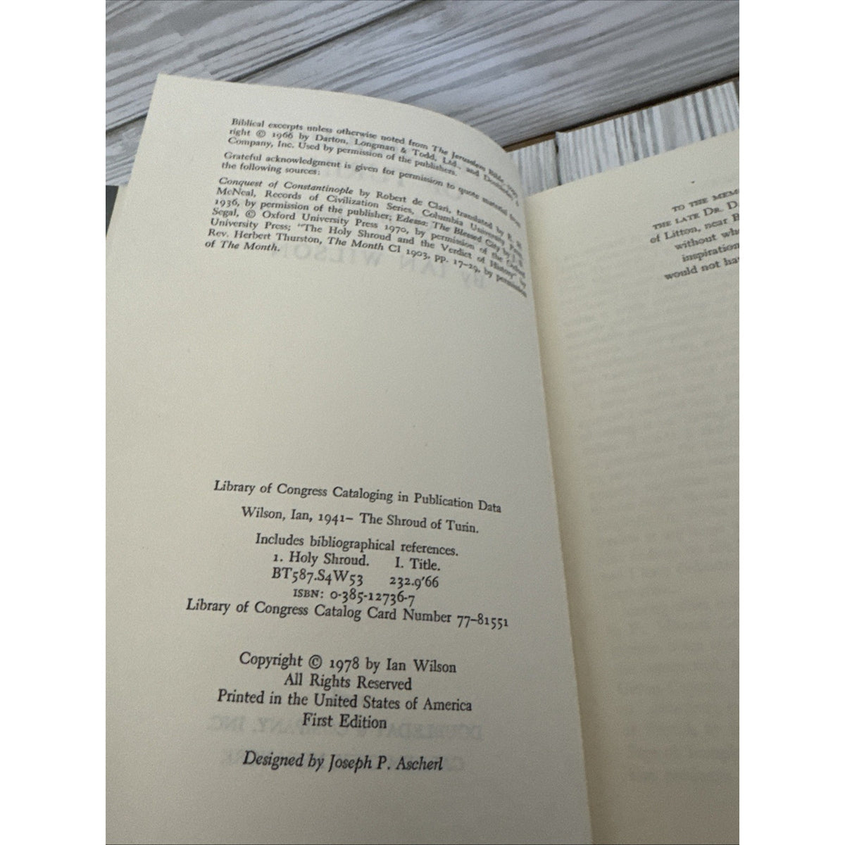 The Shroud of Turin : The Burial Cloth of Jesus Christ? Hardcover