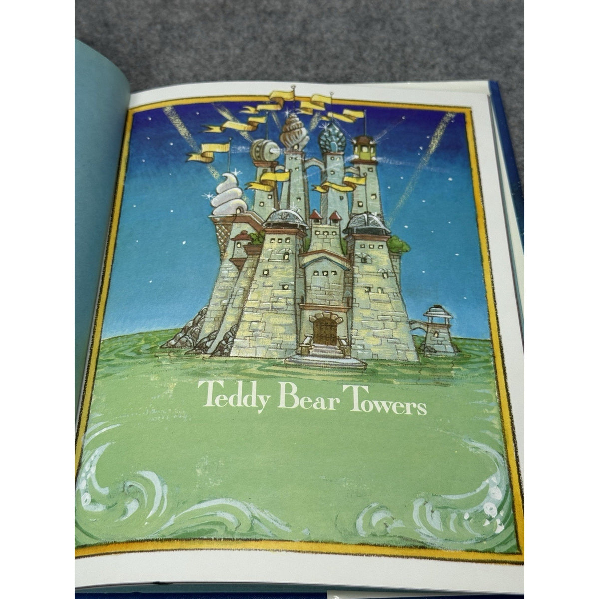 Teddy Bear Towers Bruce Degen 1991 First Edition First Printing Hardcover DJ