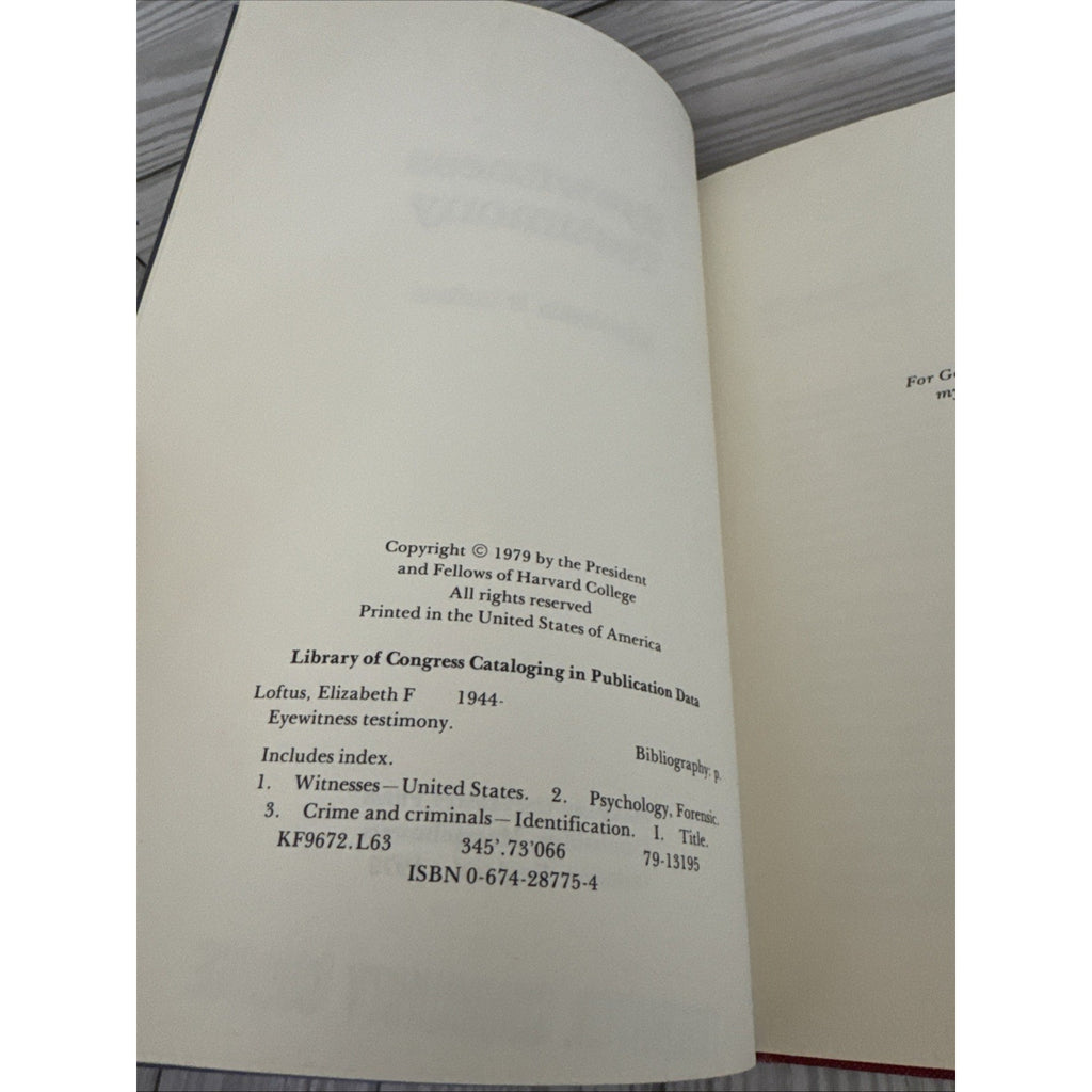 EYEWITNESS TESTIMONY: WITH A NEW PREFACE BY THE AUTHOR By Elizabeth F. Loftus