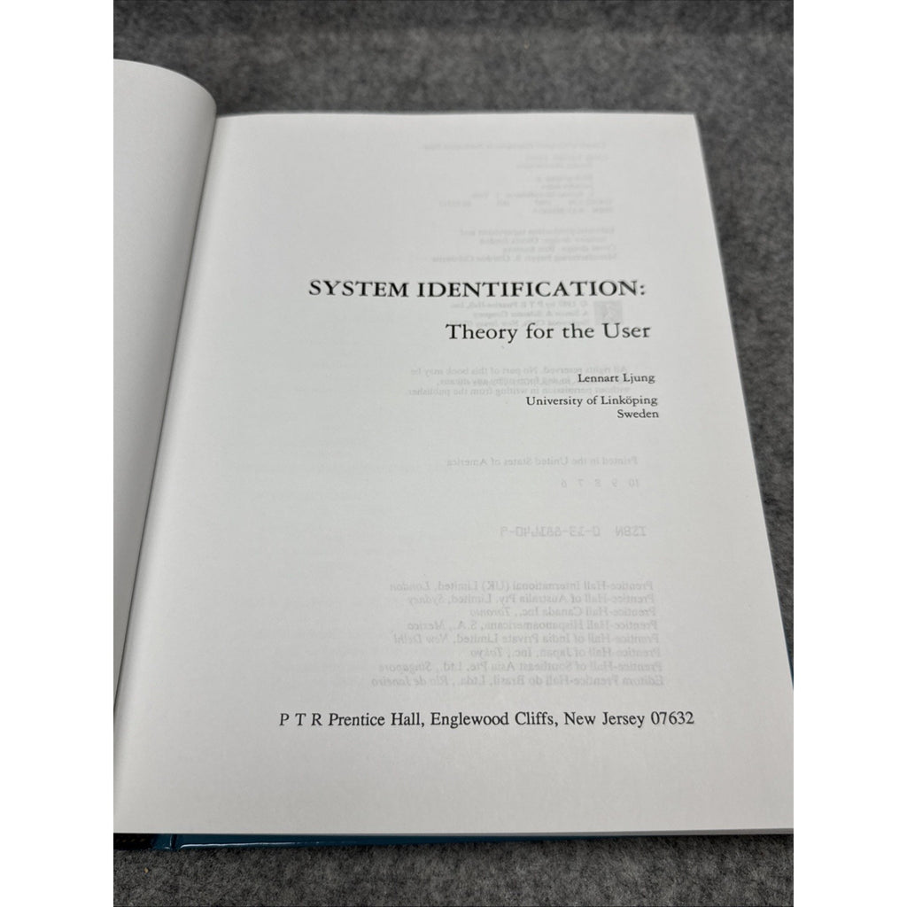Prentice-Hall Information and System Sciences Ser.: System Identification :...
