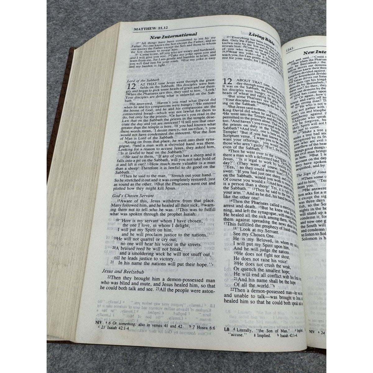 NIV Living Parallel Bible First Printing 1982 Zondervan Hardcover