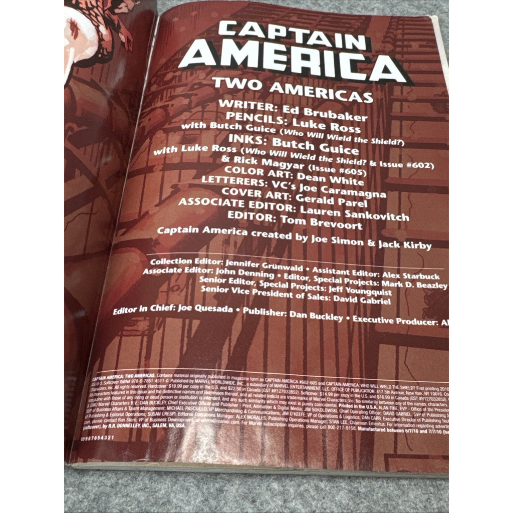 Captain America: Two Americas by Guice, Jackson (Paperback)