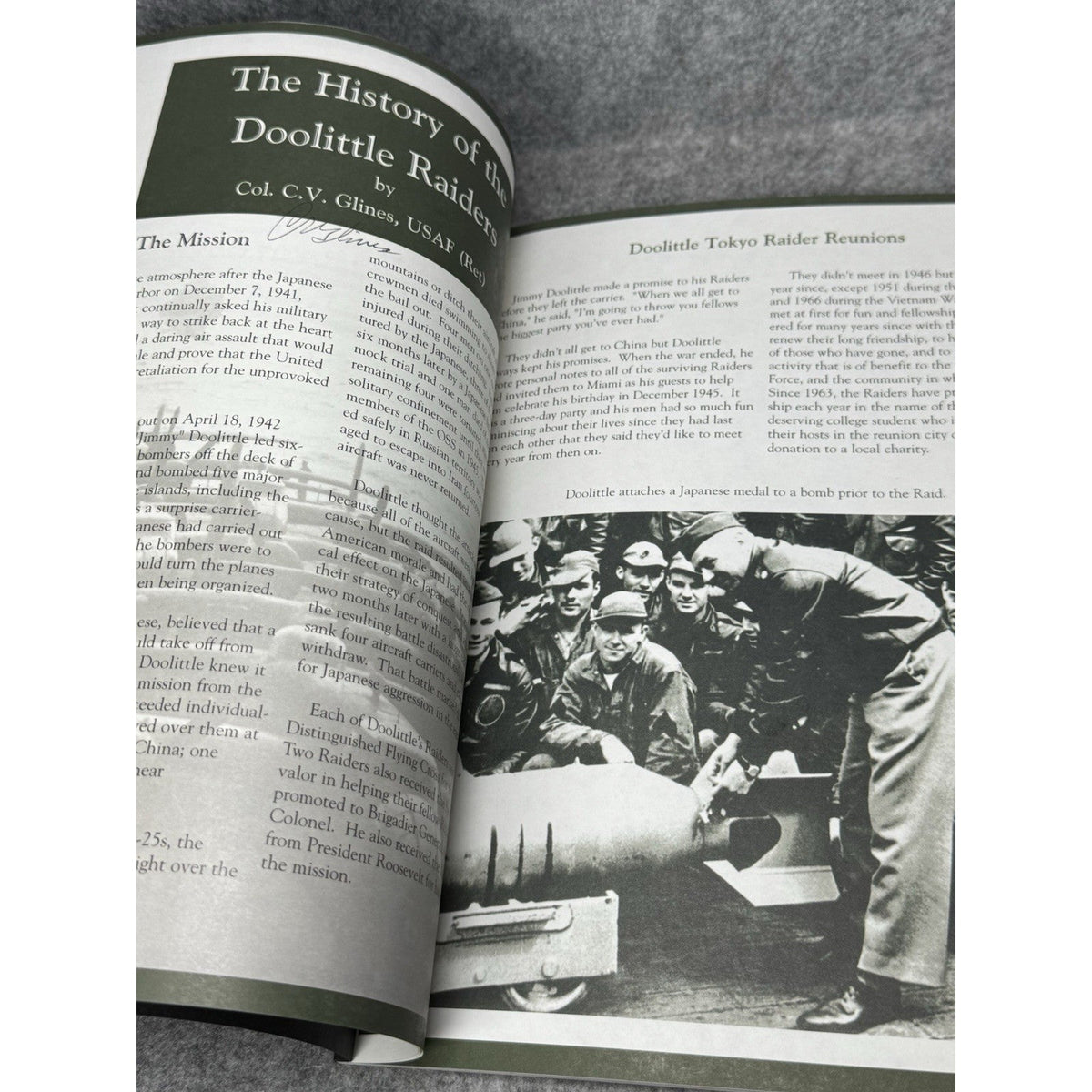 Doolittle Raiders 2002 60th Reunion Program Signed Charlie Duke Bower Thatcher