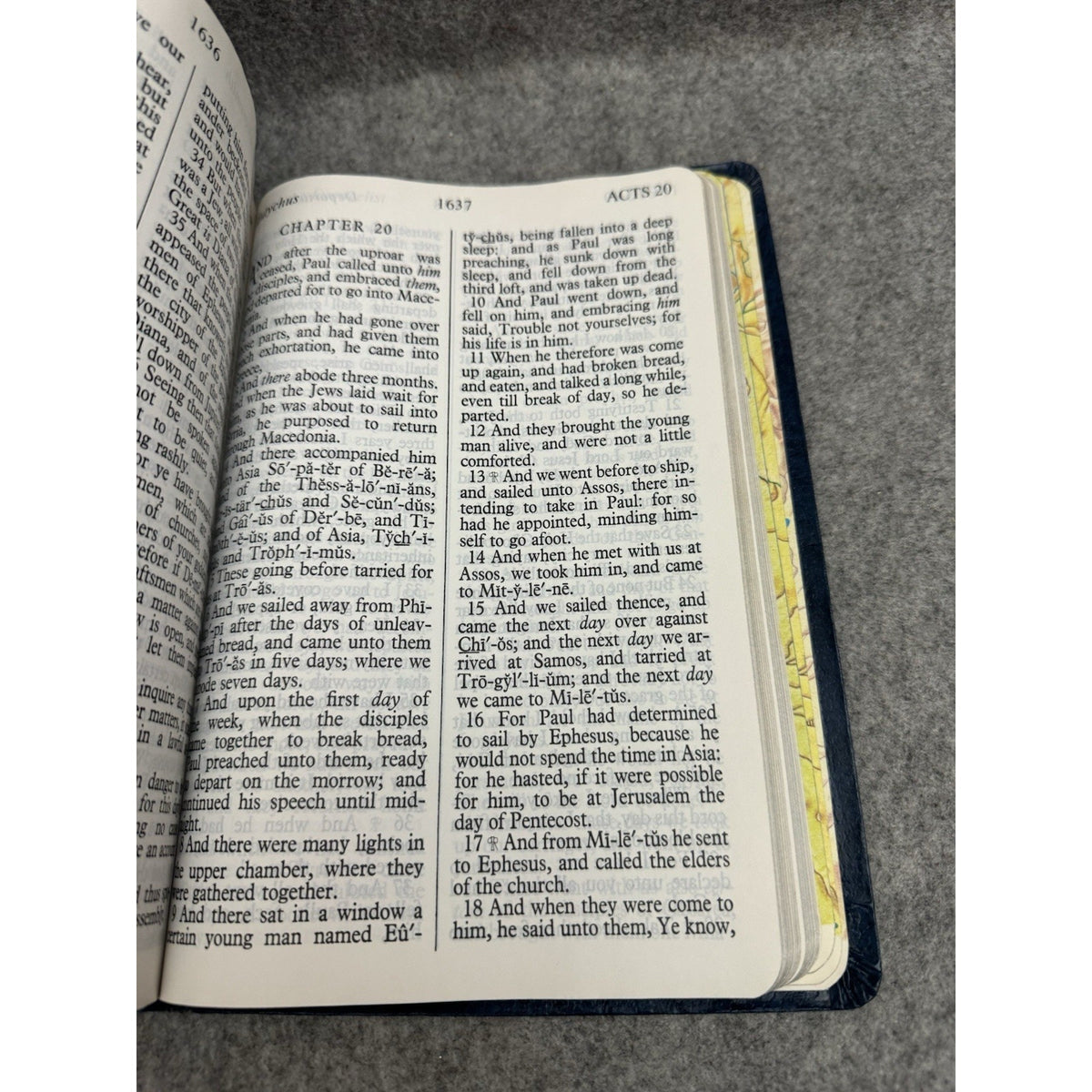 Holy Bible KJV Giant Print Red Letter Edition Pictorial Edition Regency 1973