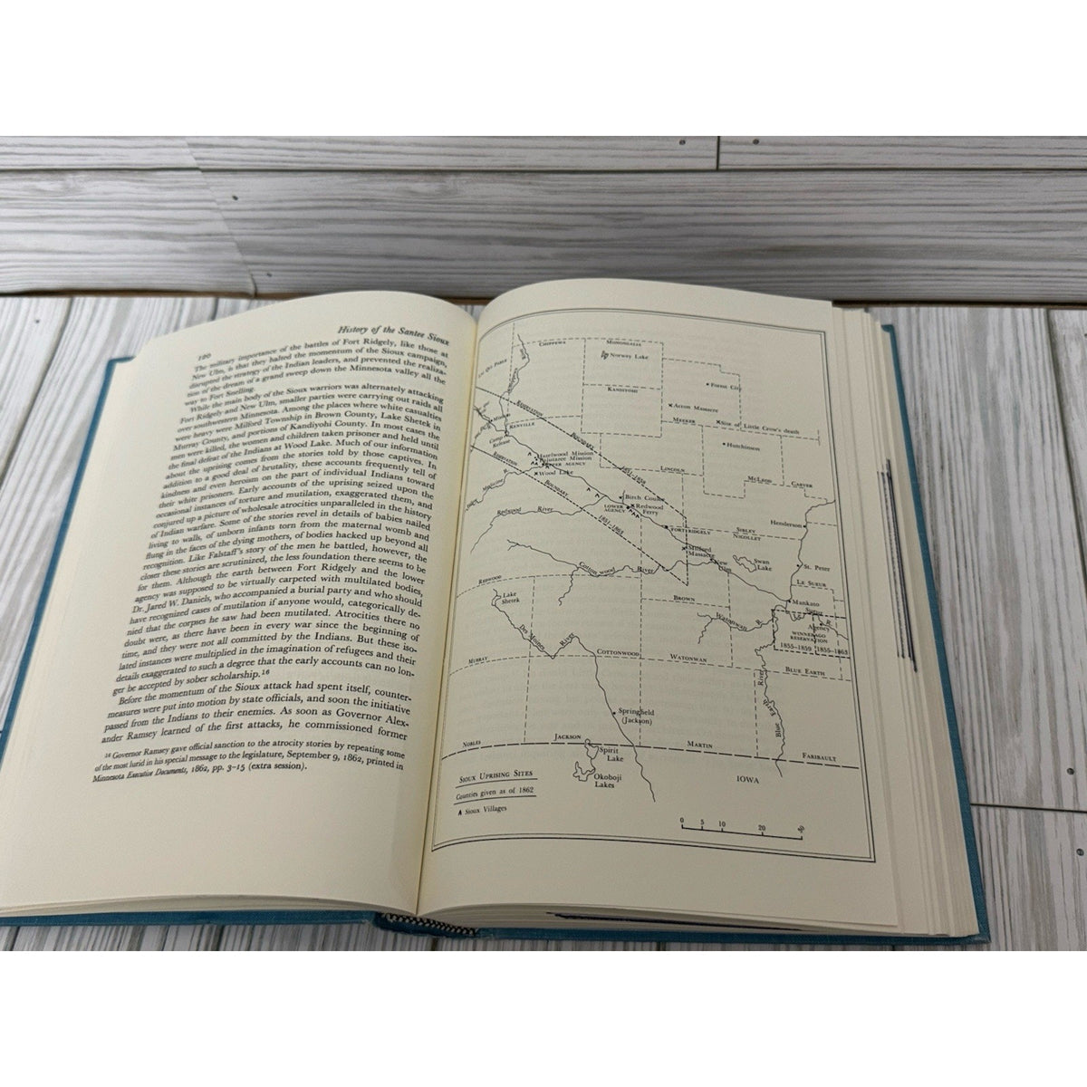 History of the Santee Sioux: US Indian Policy on Trial Book Meyer 1967