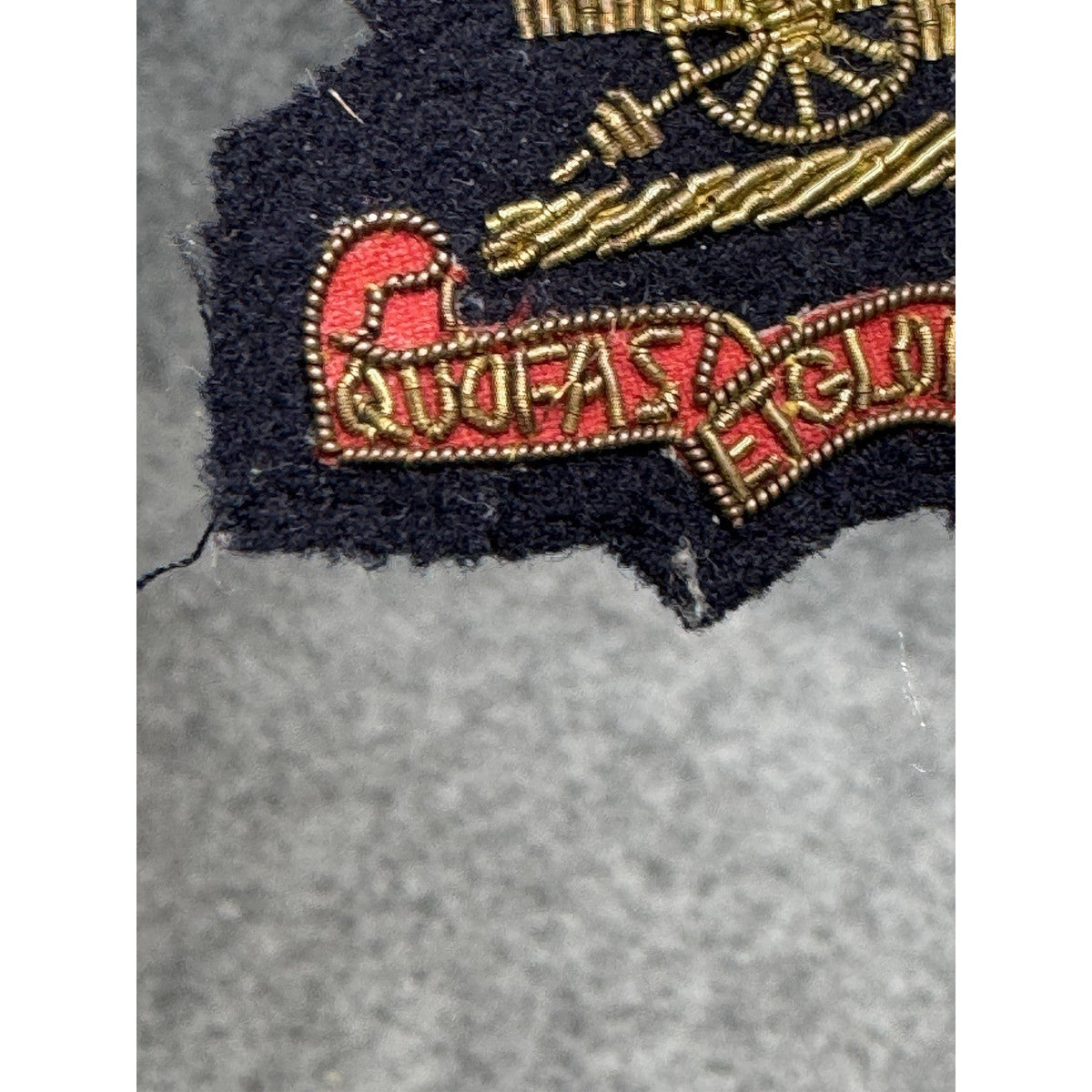 Vintage Royal Artillery Bullion Cap Badge British Army Queens Crown Gold Wire