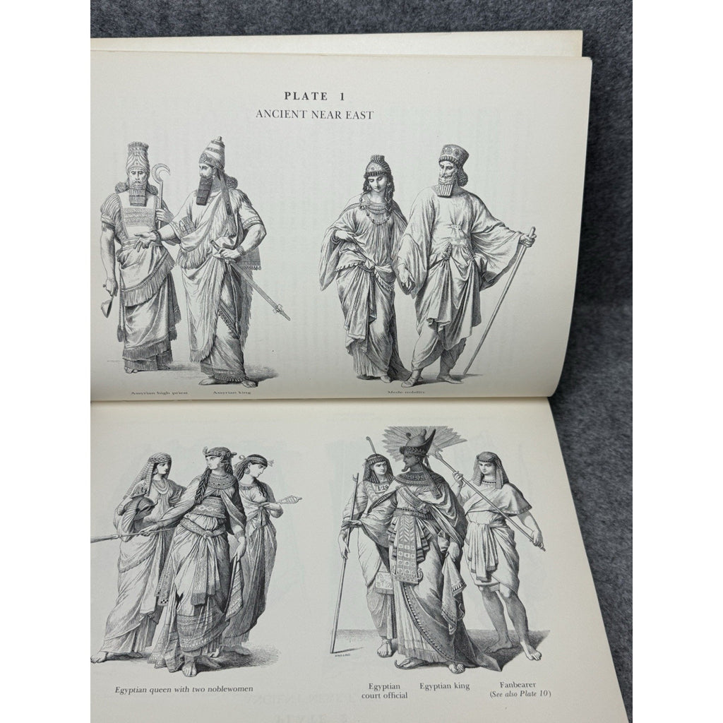 Historic Costume in Pictures 1975 Braun Schneider Studio Copy 125 Plates