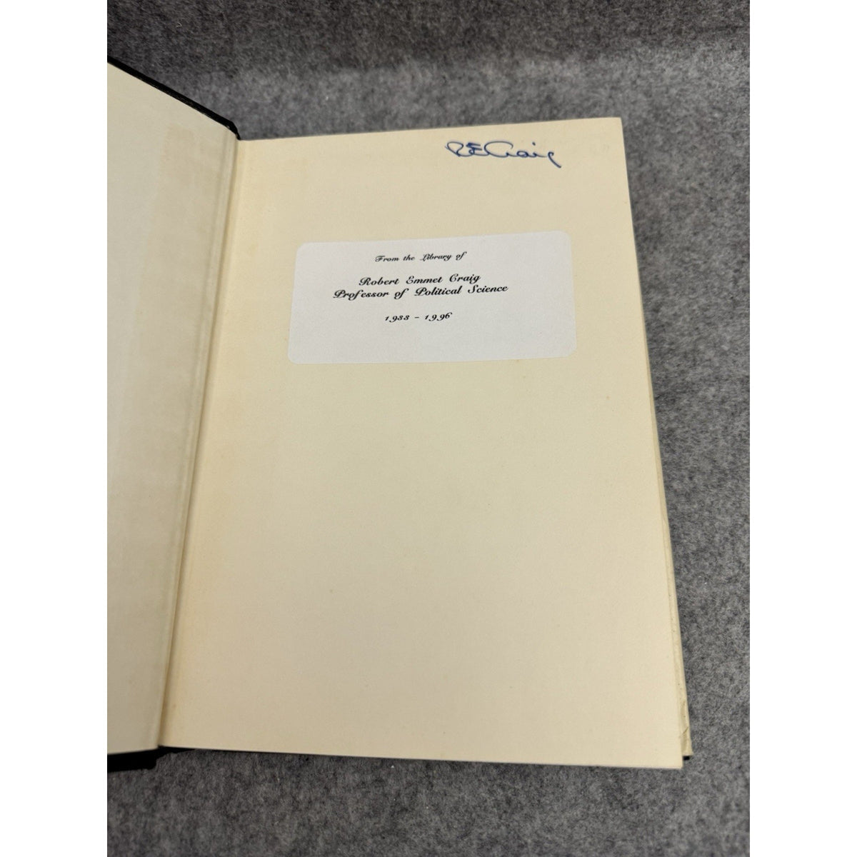 1966 Politics Economics and the Public Thomas R Dye HC DJ Rand McNally
