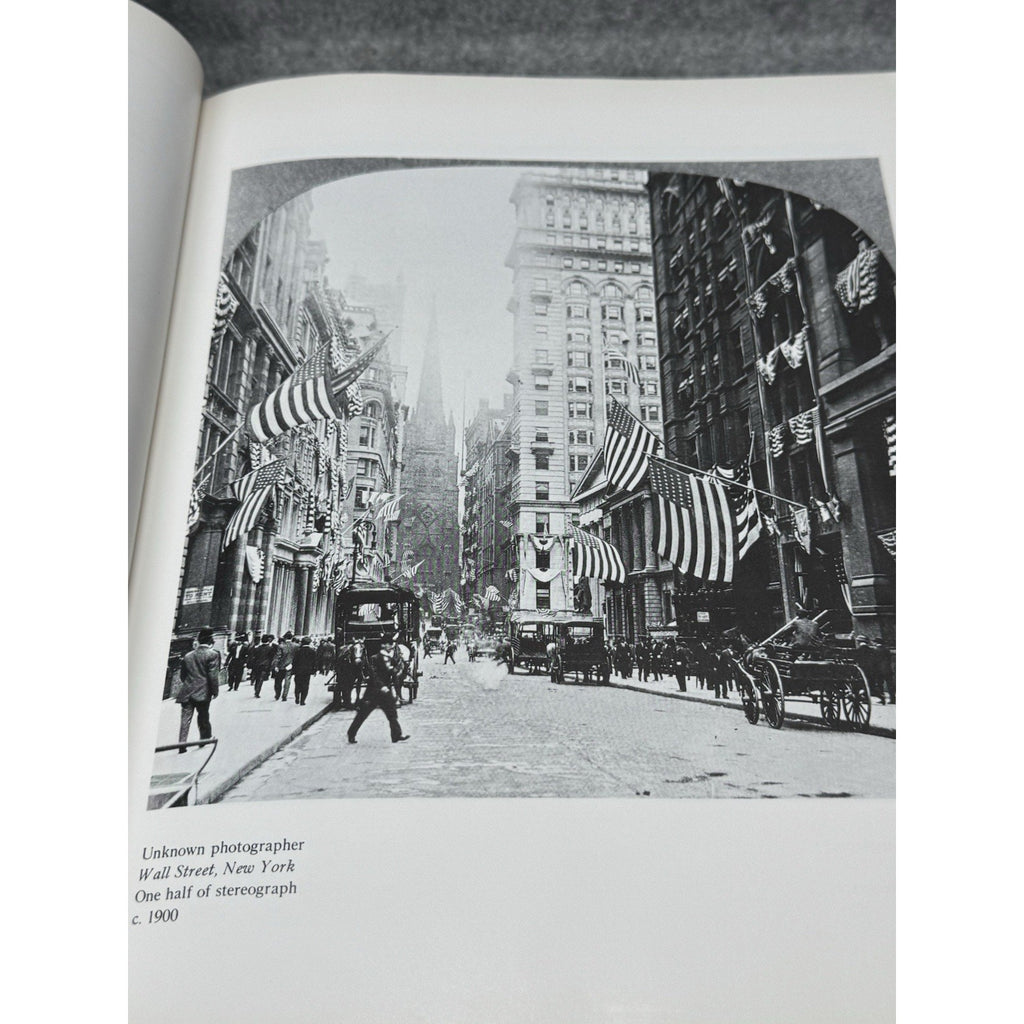 1979 The Story of American Photography Martin Sandler First Edition HC DJ