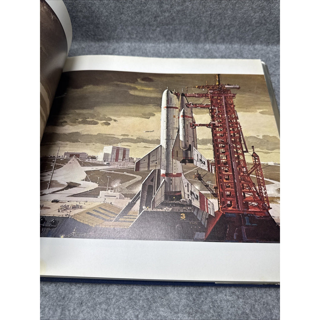 Our World In Space McCall / Asimov HCDJ