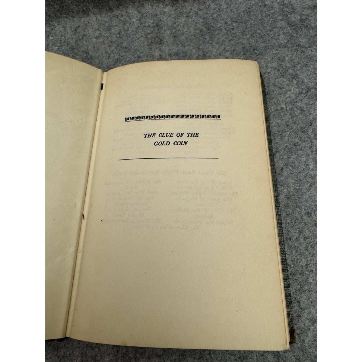 The Clue of the Gold Coin Helen Wells 1958 Vicki Barr Hardcover