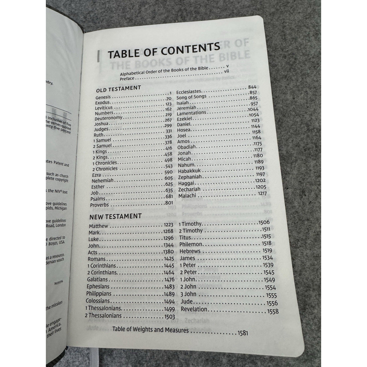 NIV Personal Size Giant Print Bible Gray Leathersoft Zondervan 2022