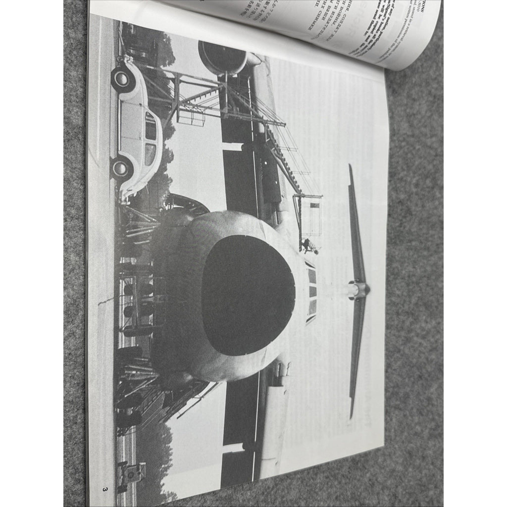 C-5 Galaxy in Action by Richard Lippincott (2006, Trade Paperback)