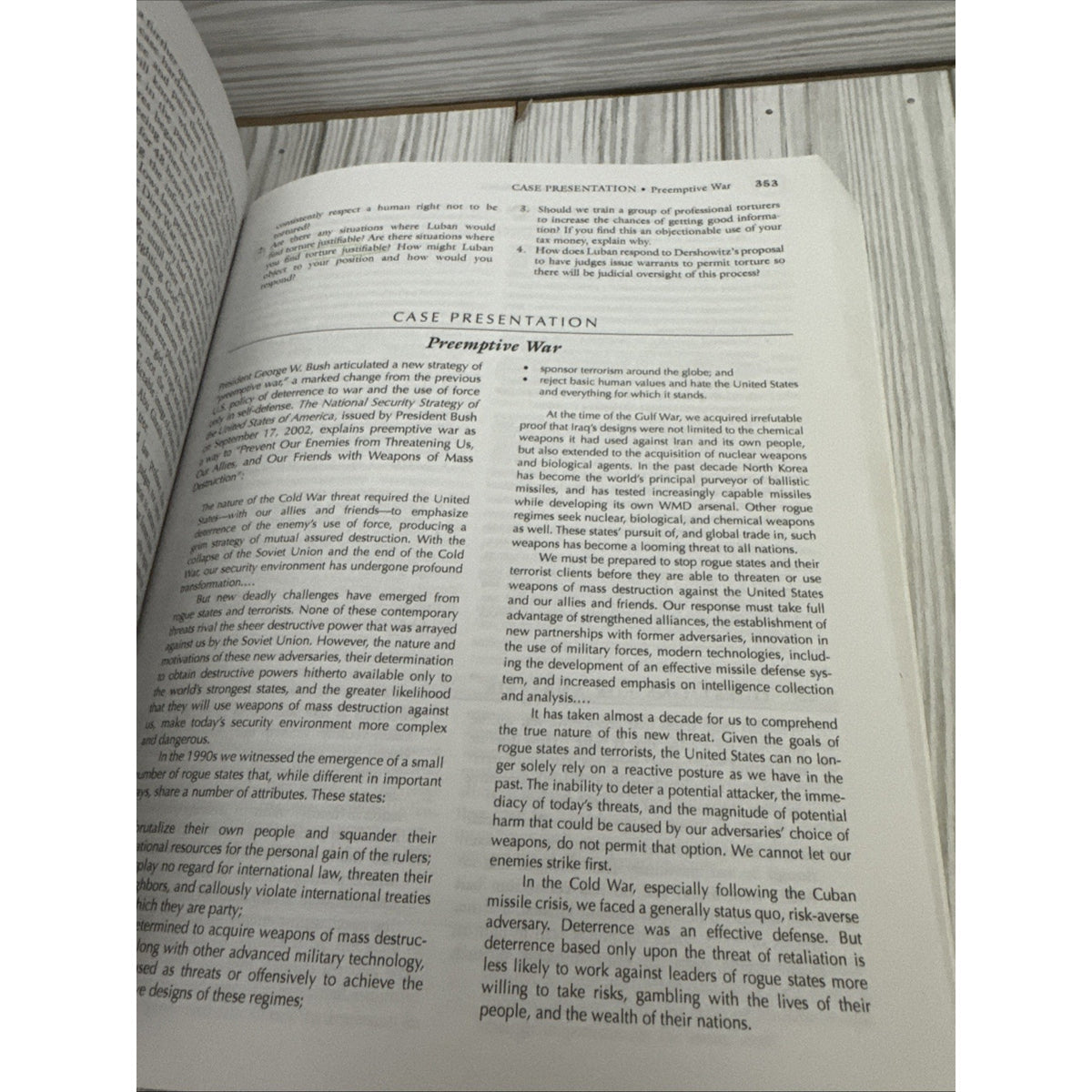 Applying Ethics : A Text with Readings by Jeffrey Olen, Vincent Barry and Julie