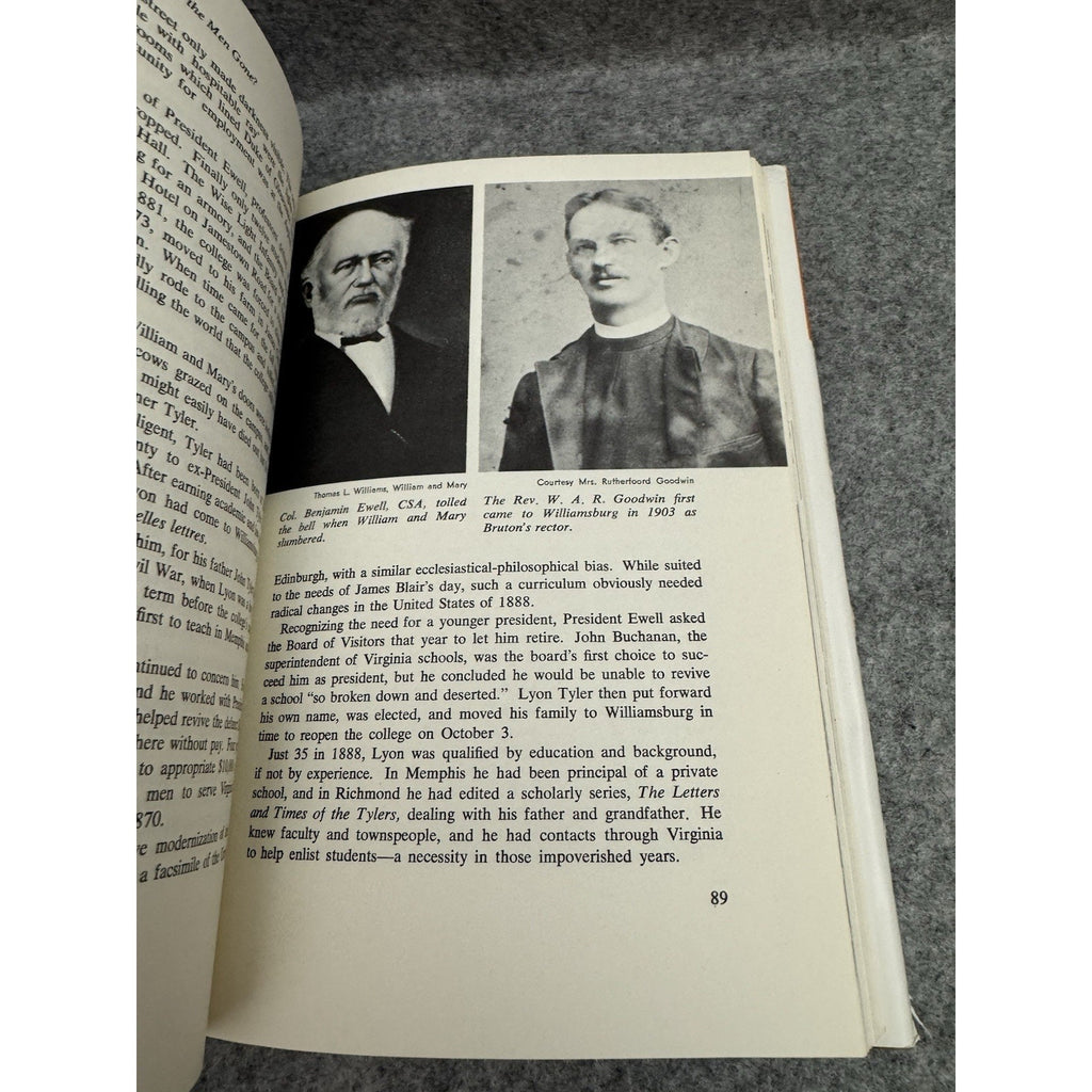 Cows on the Campus Williamsburg in Bygone Days Parke Rouse Jr 1973 HC DJ