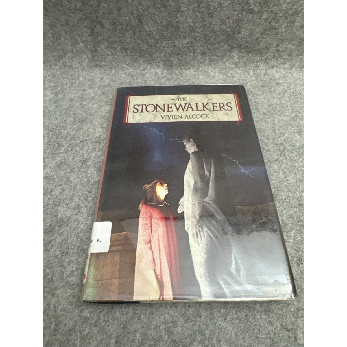 The stonewalkers Vivien Alcock