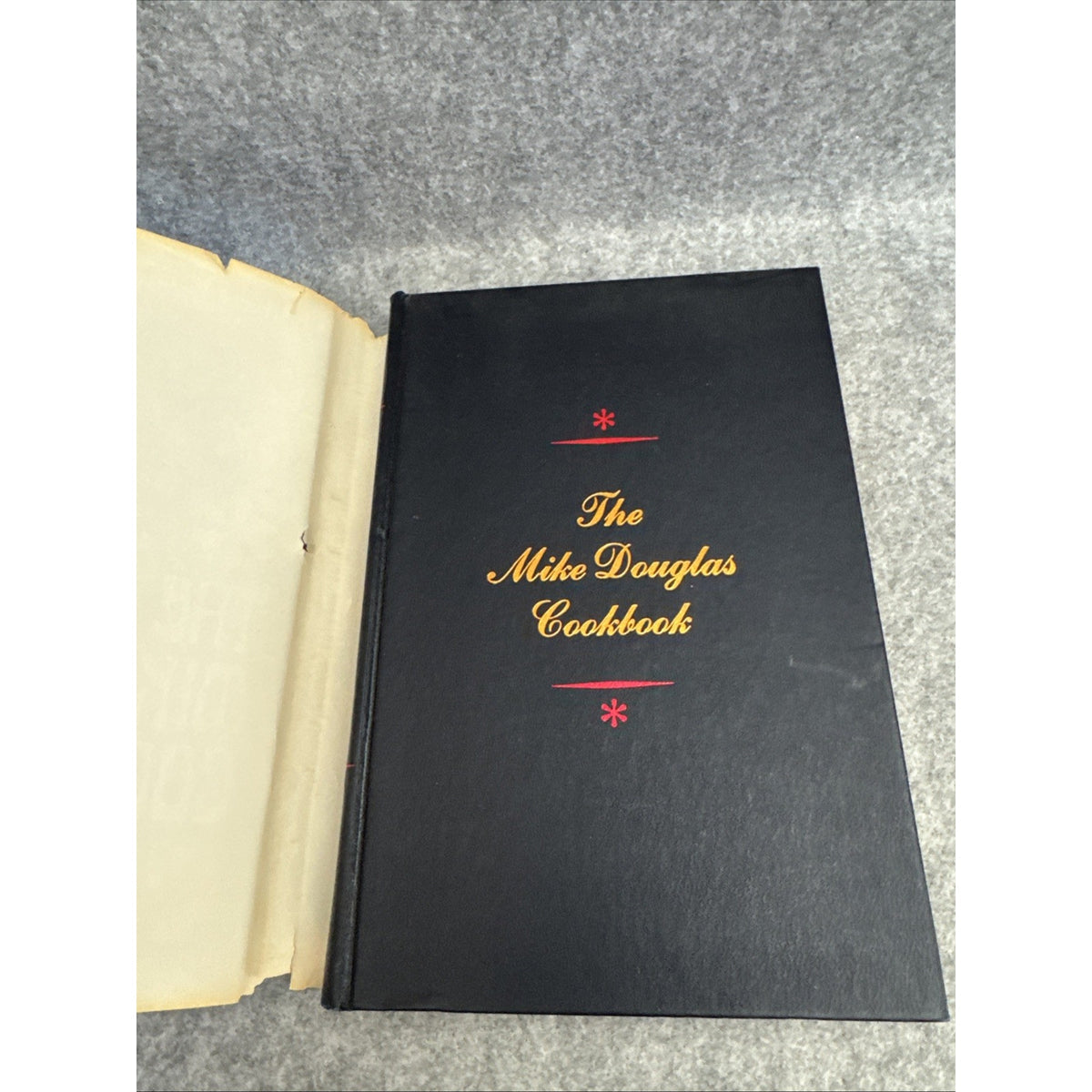 The Mike Douglas Cookbook Vintage 1st Ed., 1st Print 1969 TV Show HC/DJ