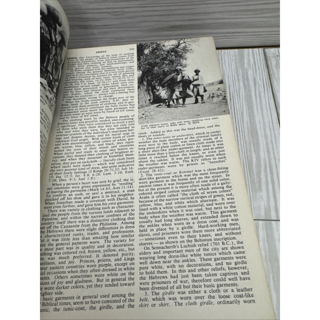 The Zondervan Pictorial Bible Dictionary Edited by Merrill Tenney 1963