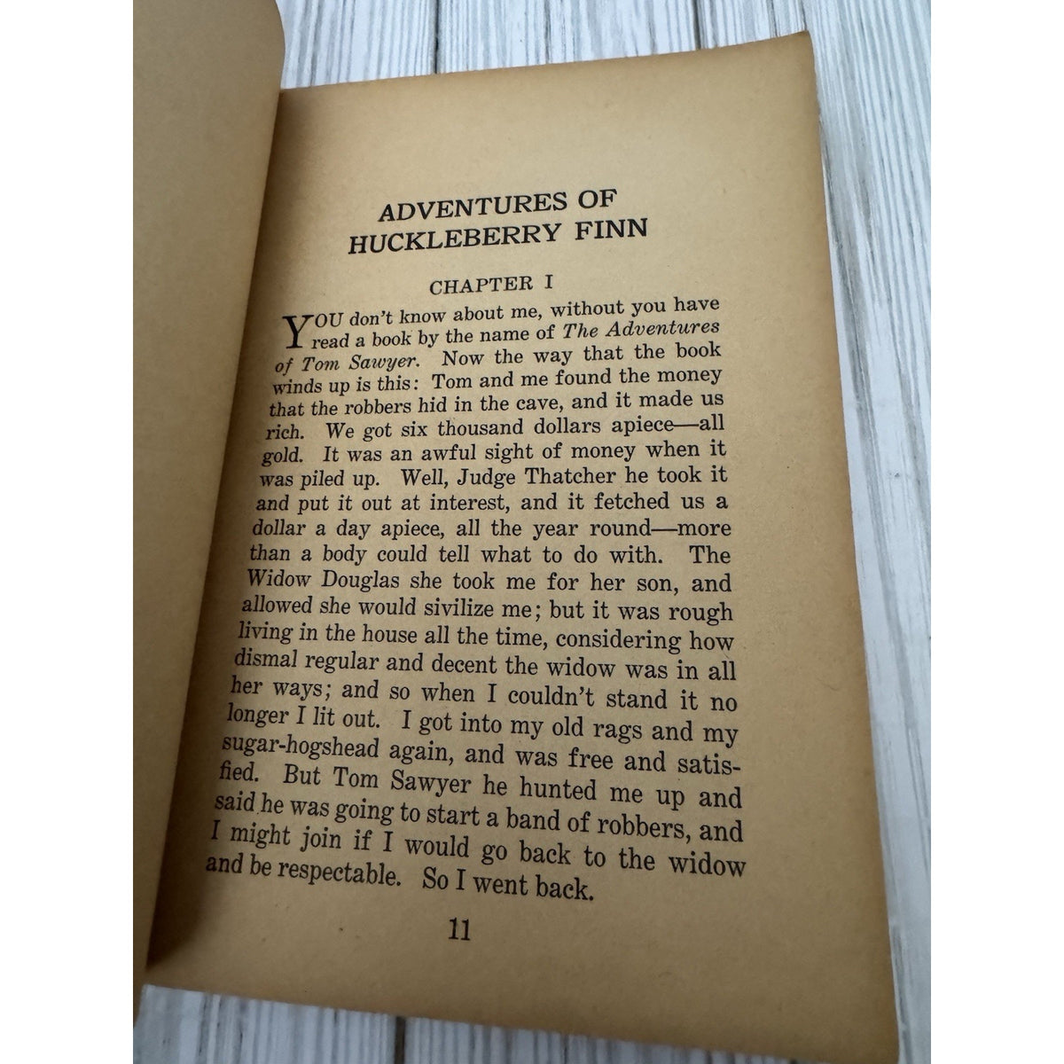 Huckleberry Finn Mark Twain Vintage Paperback Saalfield Illustrated Muheim