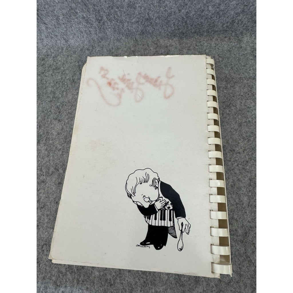 Apron Strings Richmond Symphony Cookbook 1983 Virginia Comb Bound