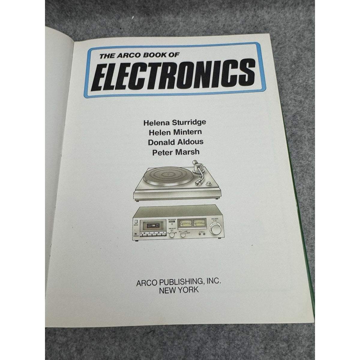 1984 The Arco Book of Electronics HC Computers TV Video Audio Robots