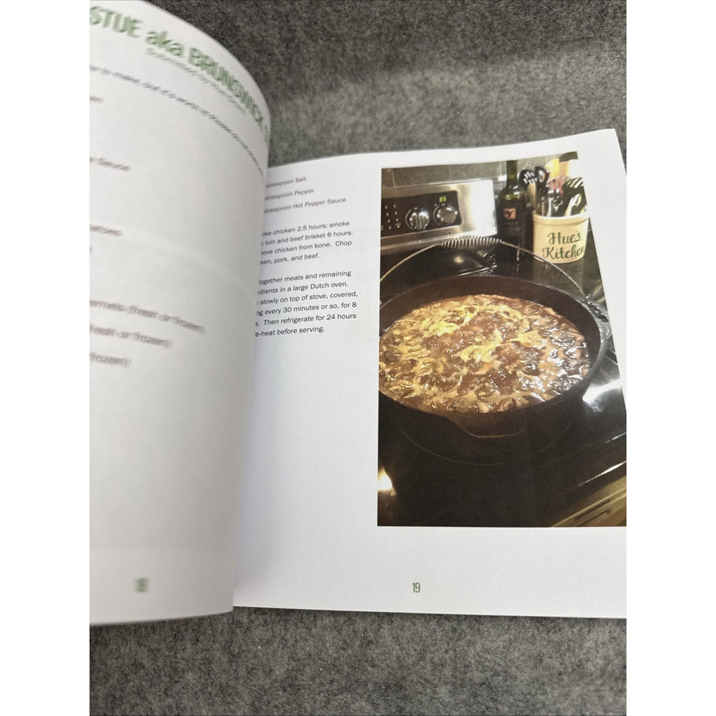 Canine Kitchen Capers : A Humorous Look at Preparing Food for Dogs (&...