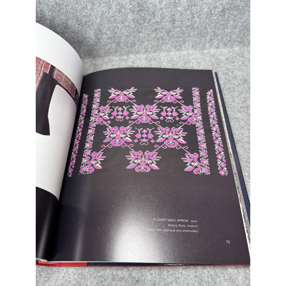 2002 Silver and Silk Textiles Jewelry Guizhou China Mingei 1st Ed HC DJ