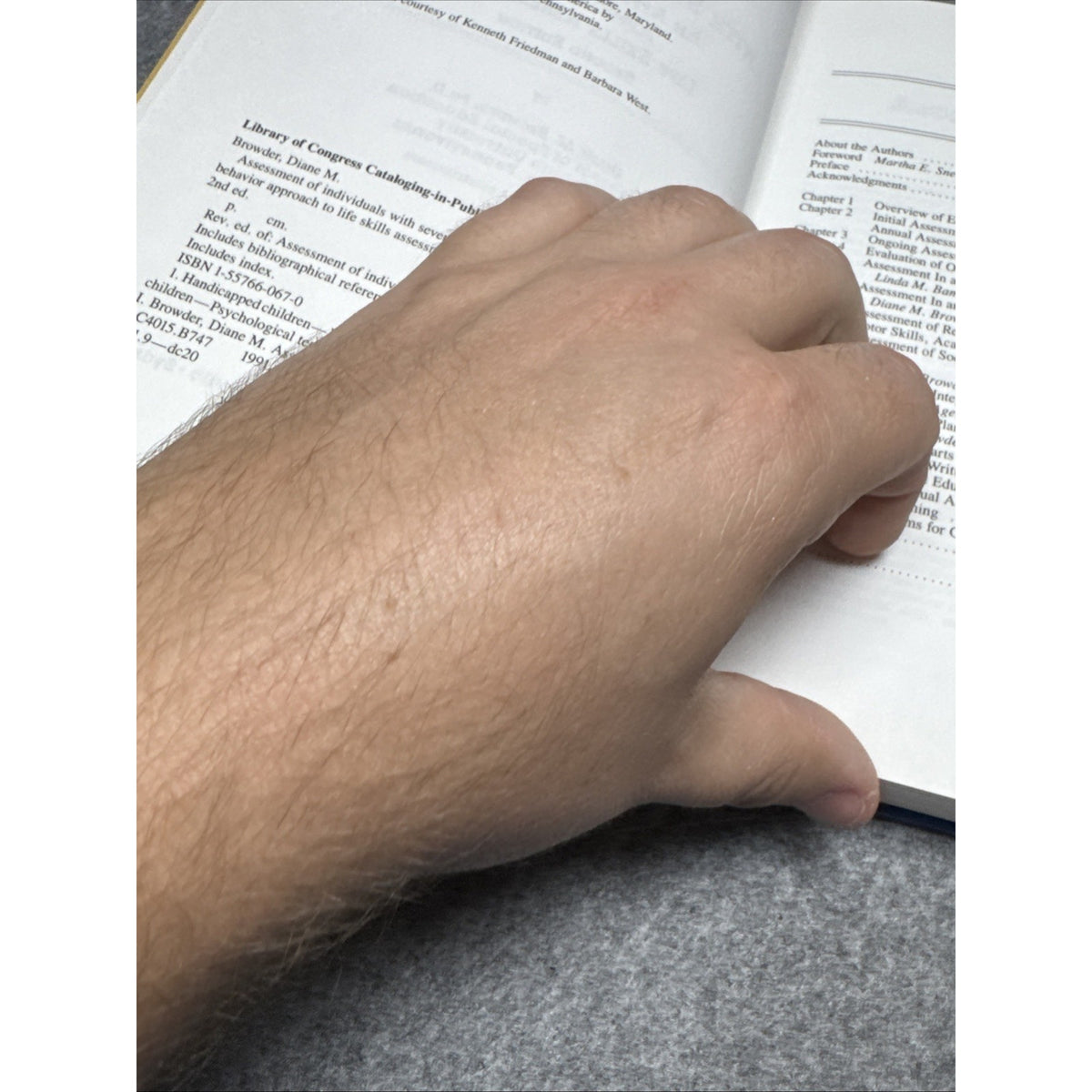 Assessment of Individuals with Severe Disabilities : An Applied Behavior
