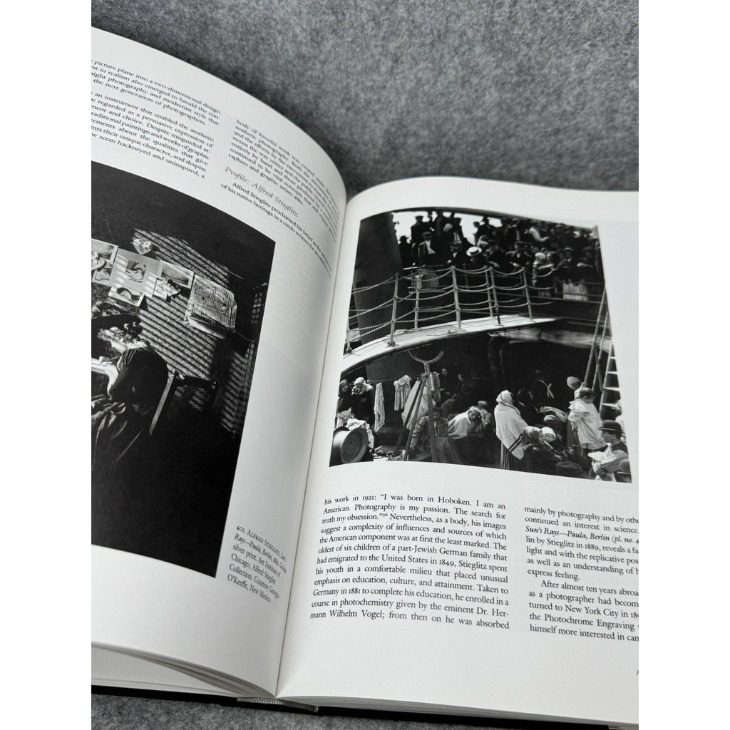 A World History of Photography Naomi Rosenblum 1984 Hardcover DJ Illustrated