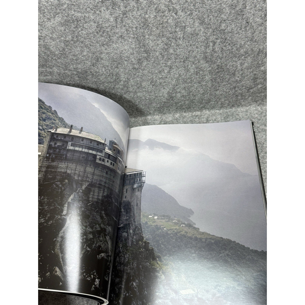 2017 Athos Fernando Moleres Photo Book Museo Peregrinacións Santiago SC