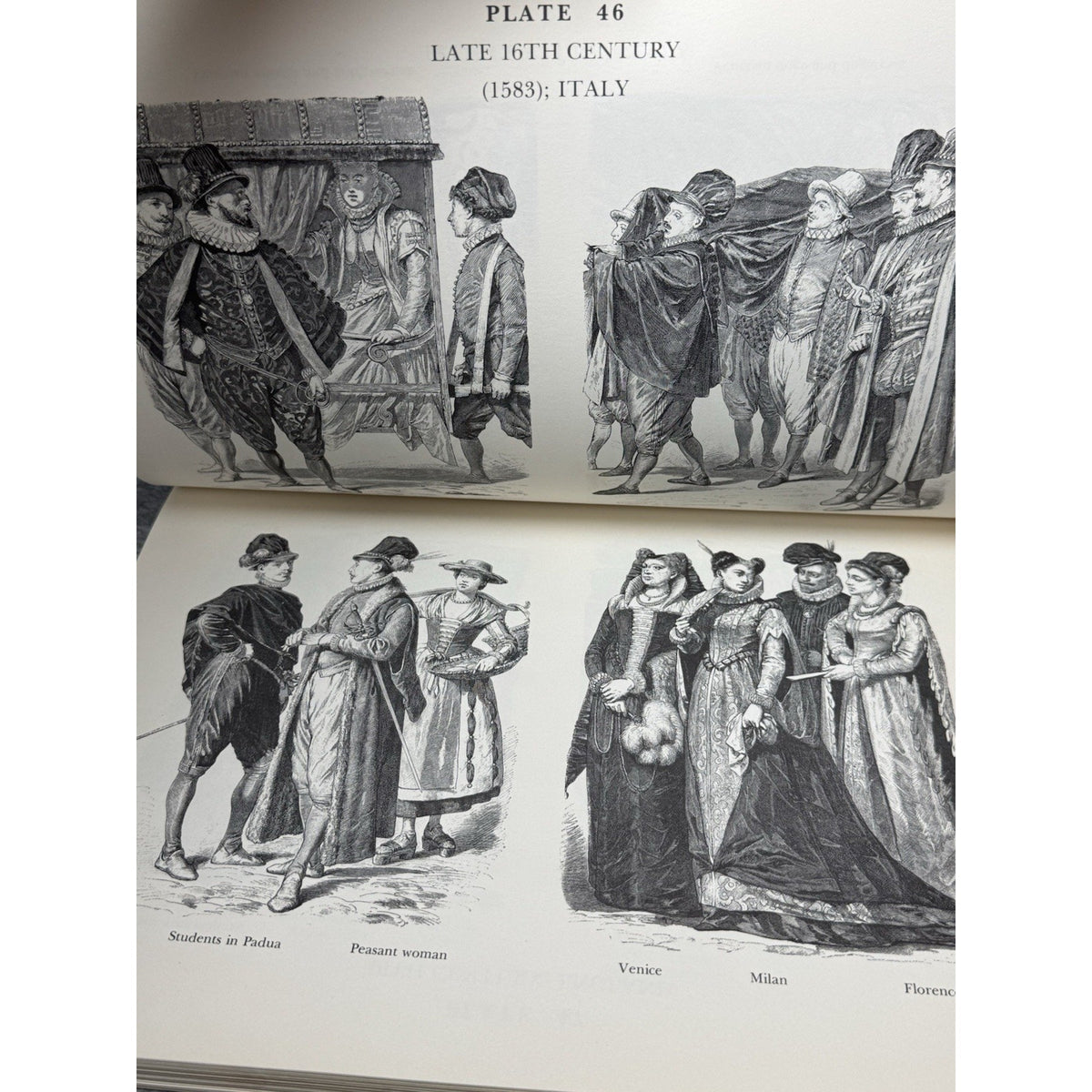 Historic Costume in Pictures 1975 Braun Schneider Studio Copy 125 Plates