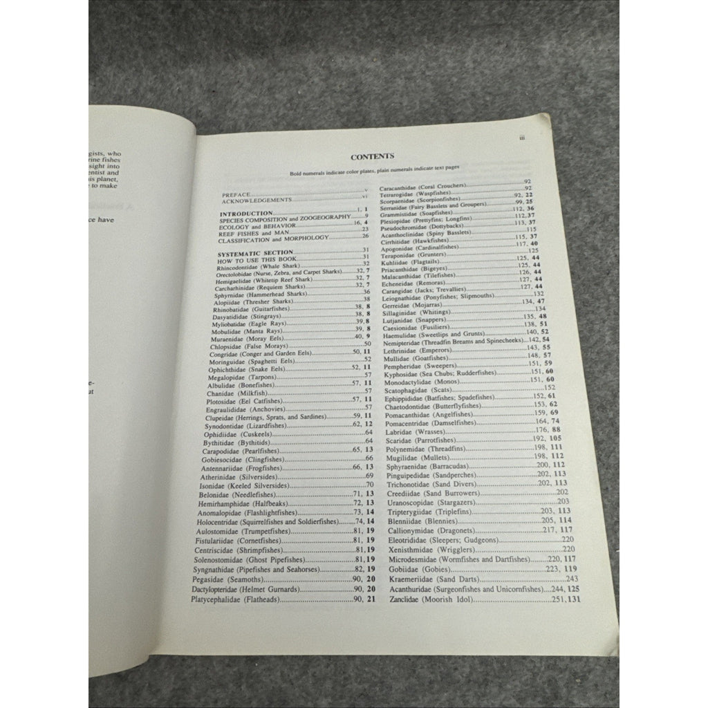 Micronesian Reef Fishes: A Practical Guide to the Identification on the Cora...