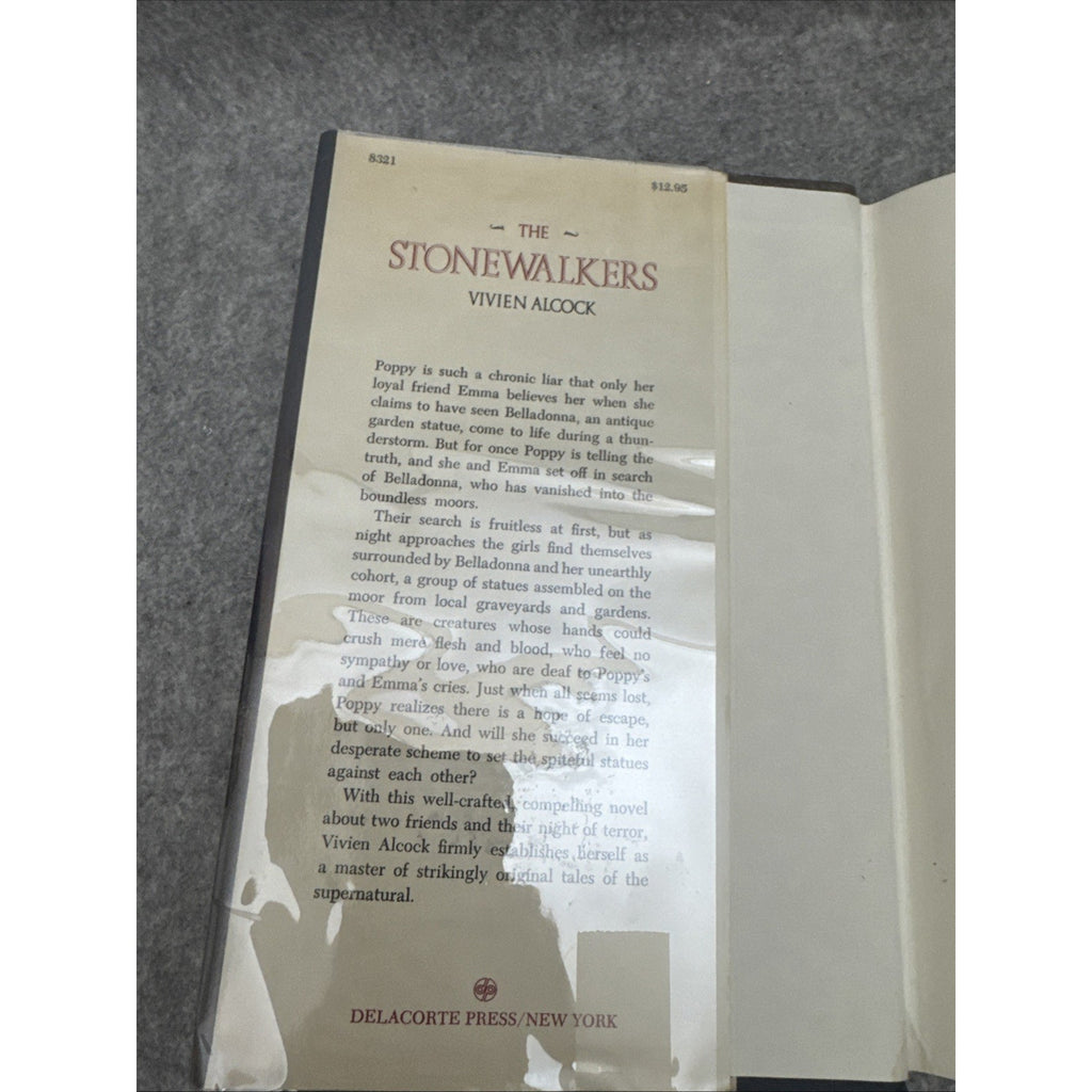 The stonewalkers Vivien Alcock