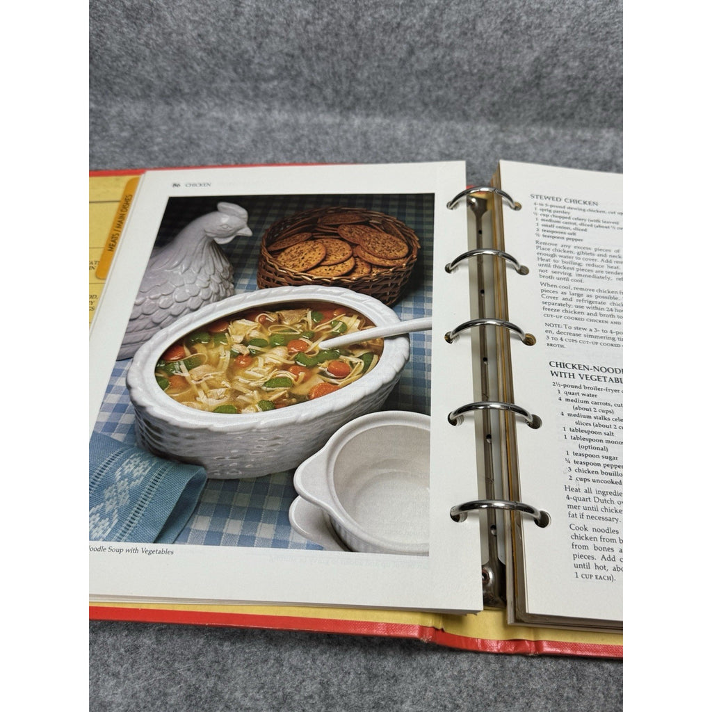 Betty Crocker’s Cookbook 1983 New Revised Edition 5-Ring Binder Vintage
