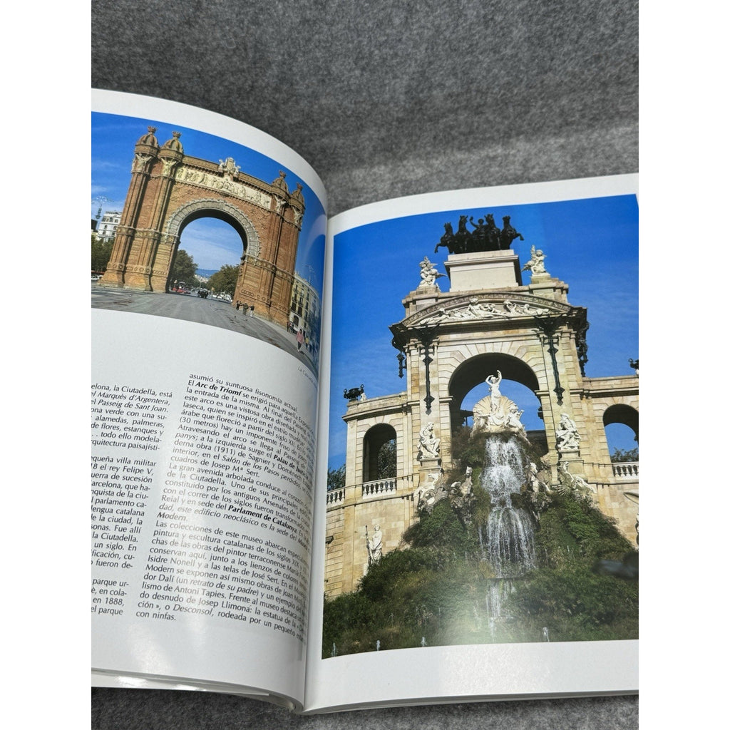 Arte e Historia Barcelona La Ciudad de Gaudi 1989 Spanish Softcover Bonechi