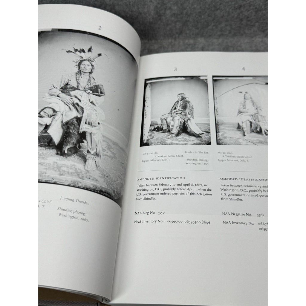 2003 Native American Photography at the Smithsonian Shindler First Edition DJ