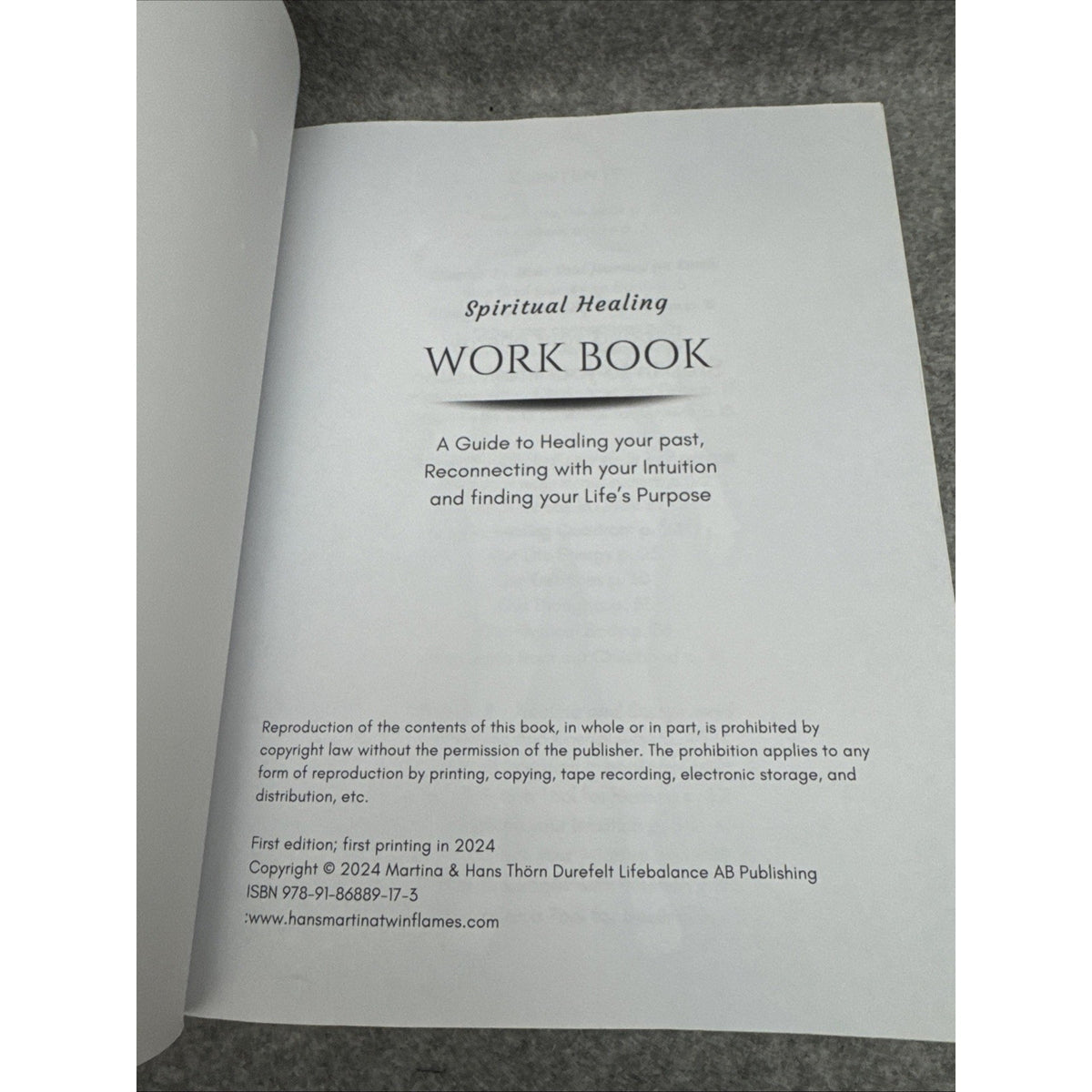 HEALING WORKBOOK: Heal your past, reconnect with your intuition and find (Thorn)