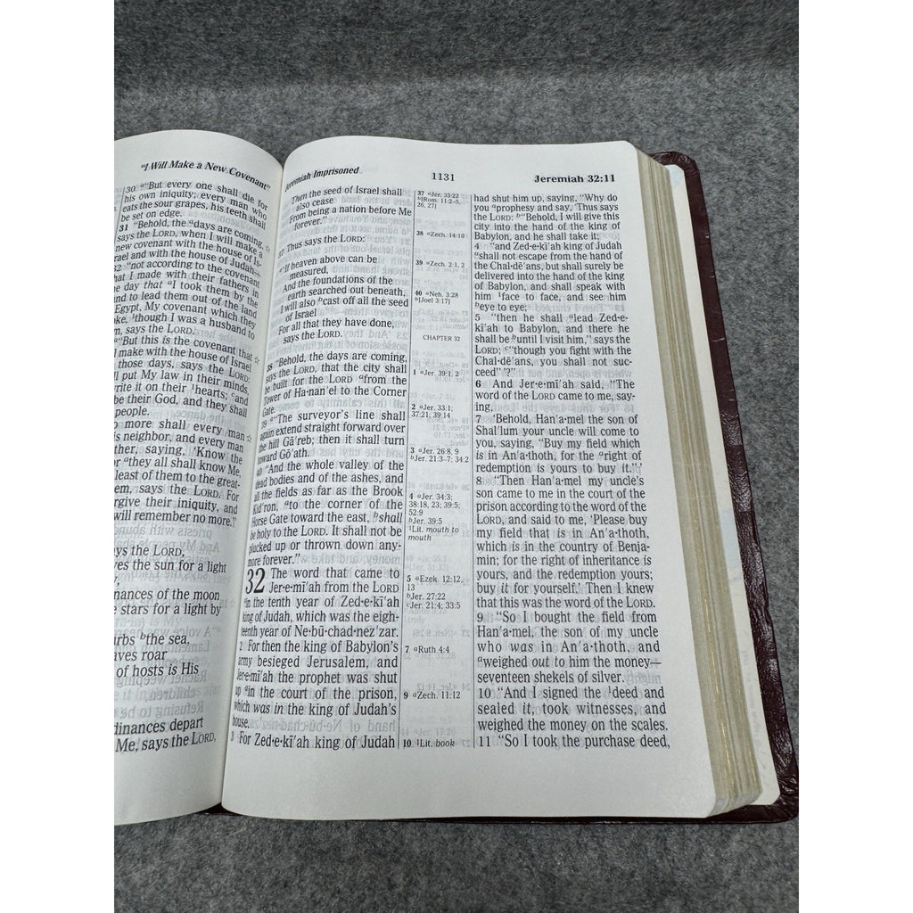 NKJV Holy Bible Giant Print Red Letter Center Column Reference Nelson 993BG