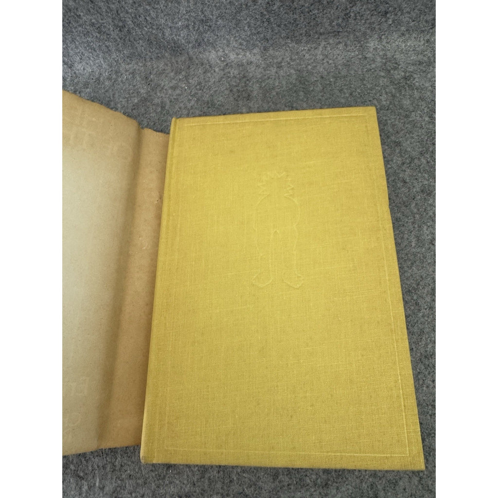 1973 The Gold of the Gods Erich Von Daniken First American Edition HC DJ