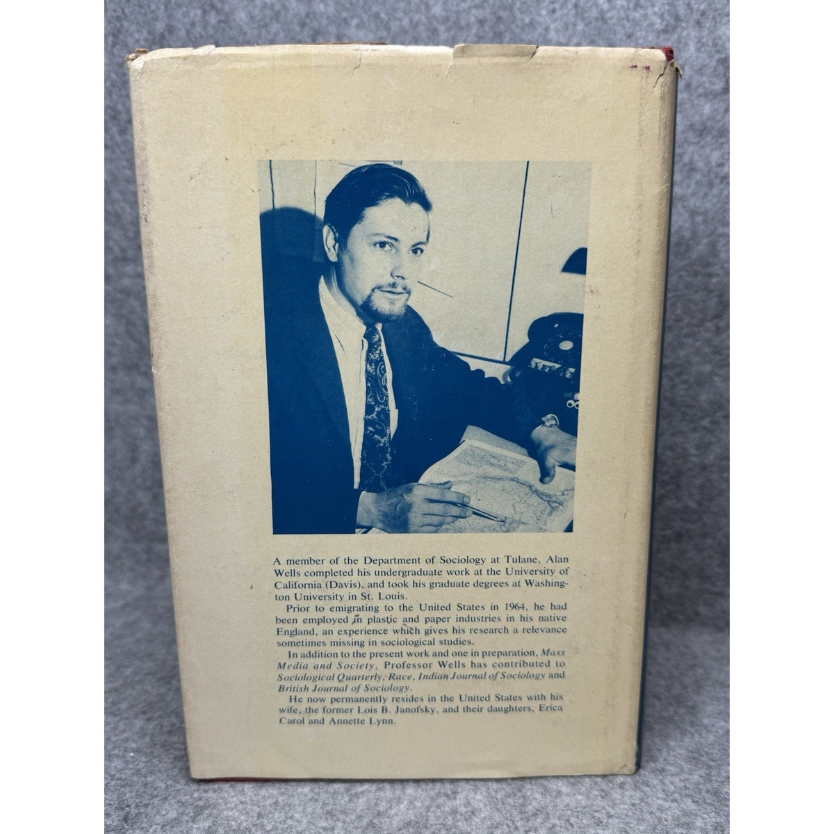 1972 Picture-Tube Imperialism Alan Wells US Television Latin America HC DJ