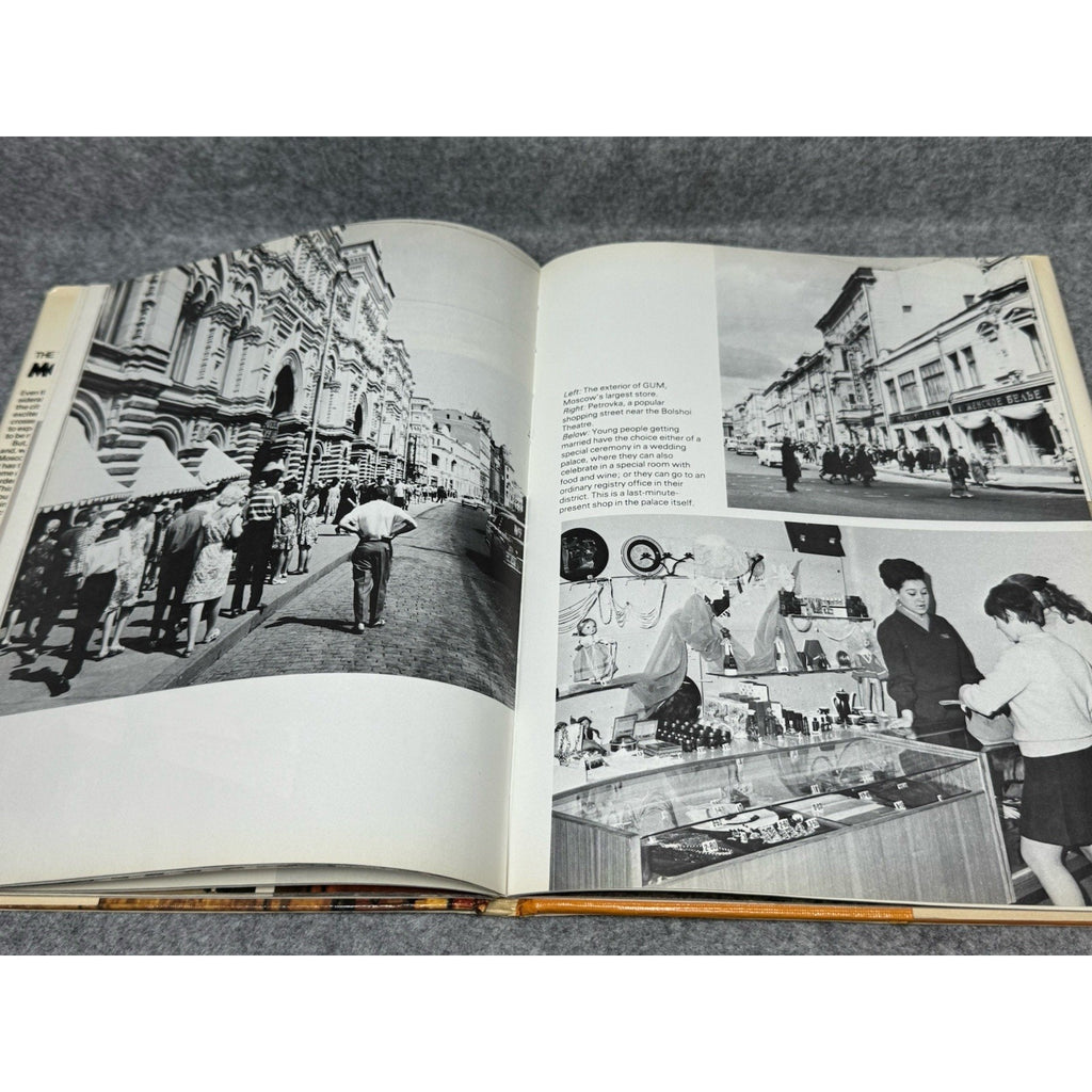 Moscow The World’s Cities Deana Levin 1978 1st Printing USSR Soviet Photo Book