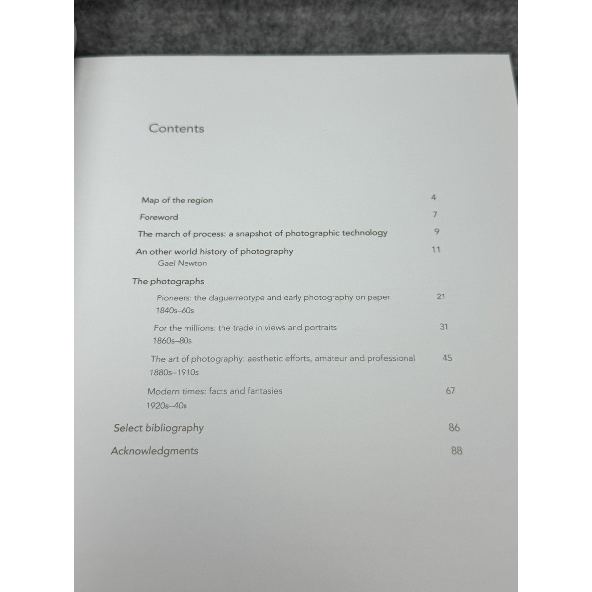 2008 Picture Paradise Asia-Pacific Photography Gael Newton First Edition