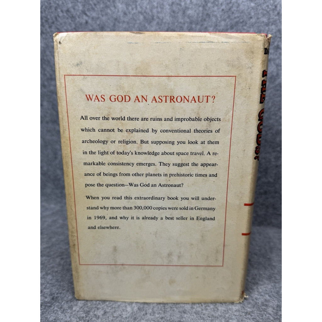 Chariots of the Gods Erich von Daniken 1970 Illustrated Book Club HC DJ