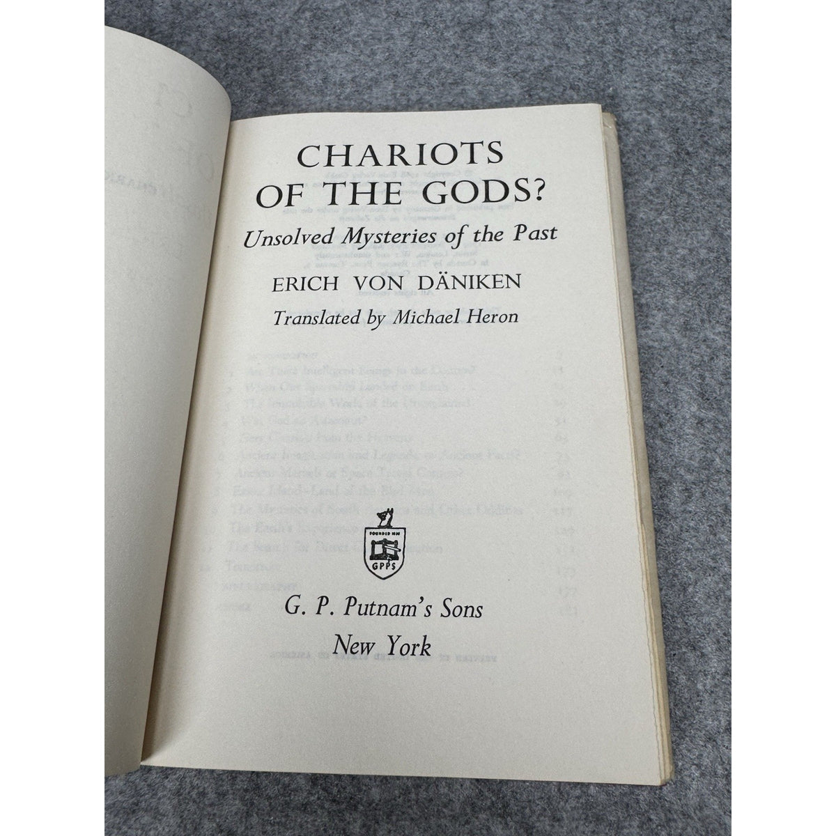 Chariots of the Gods Erich von Daniken 1970 Illustrated Book Club HC DJ