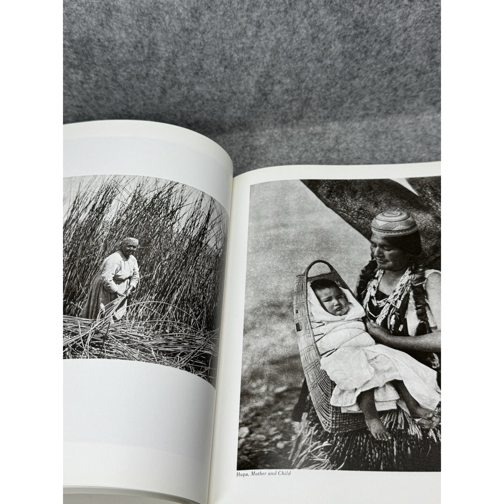 1972 North American Indians Edward S Curtis Photographs Aperture Hardcover DJ