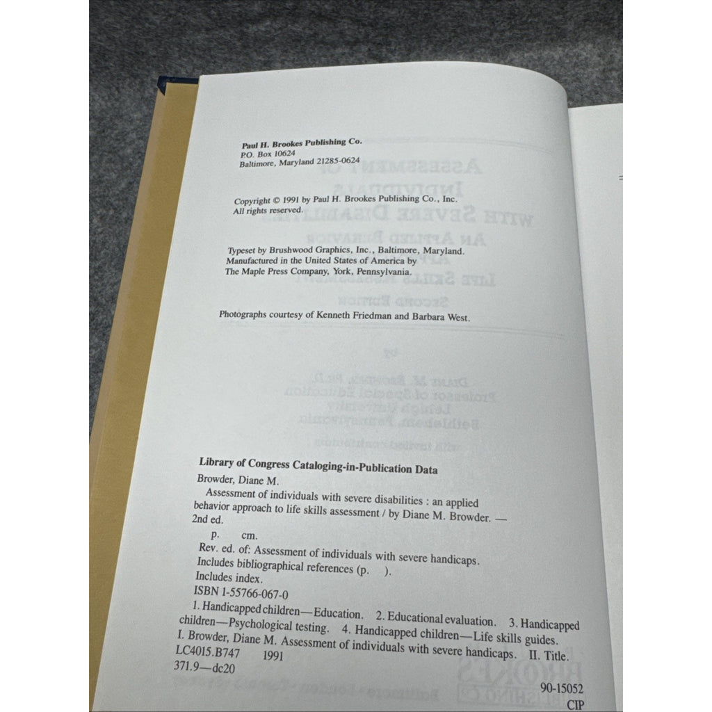 Assessment of Individuals with Severe Disabilities : An Applied Behavior