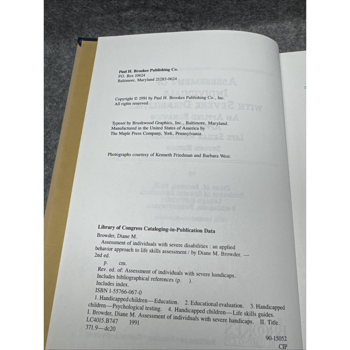 Assessment of Individuals with Severe Disabilities : An Applied Behavior