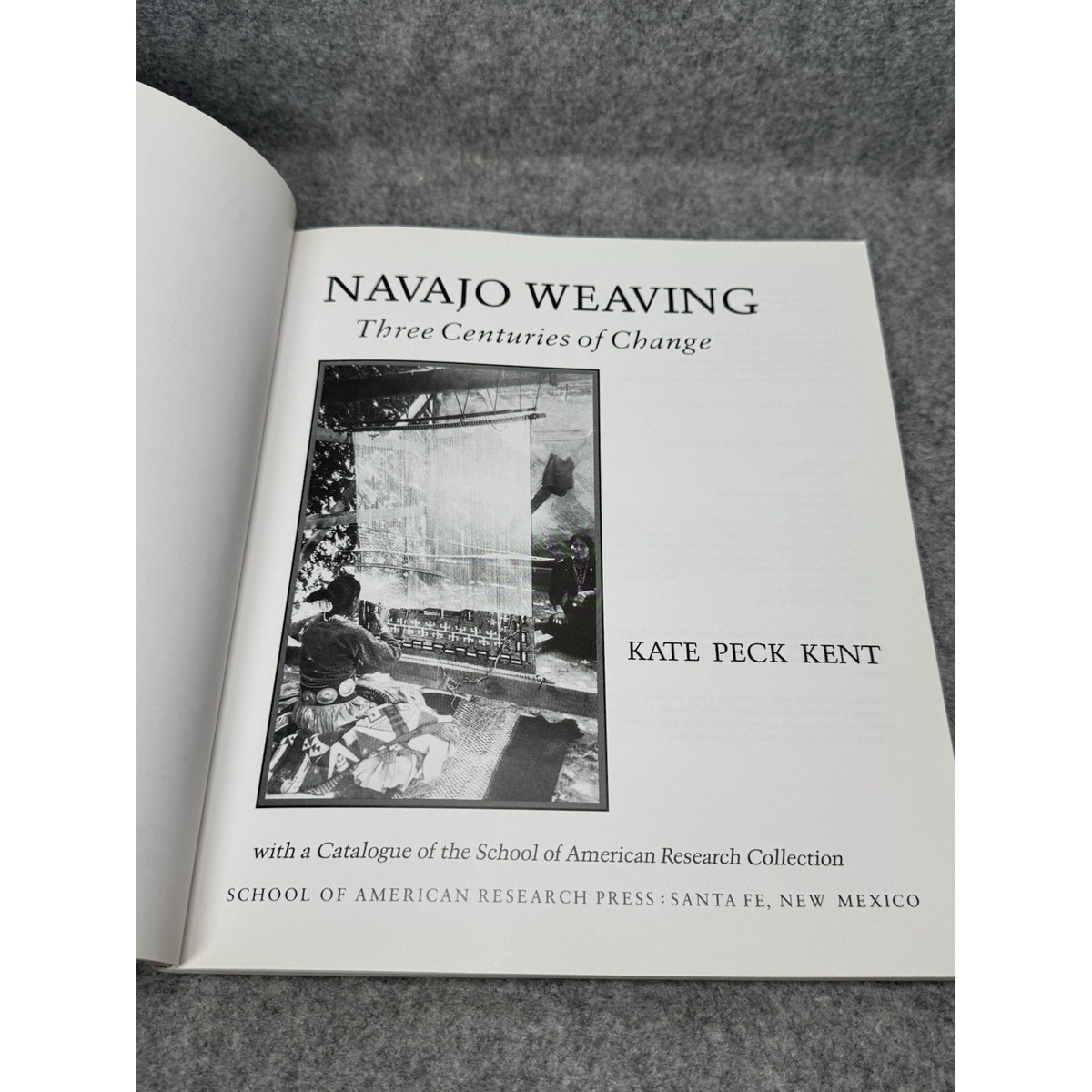 1985 Navajo Weaving Three Centuries of Change Kate Peck Kent First Edition PB