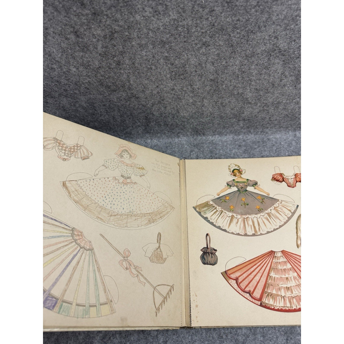 Dolly Darling and Her Pretty Clothes Model Book E. Heatly Antique Paper Dolls