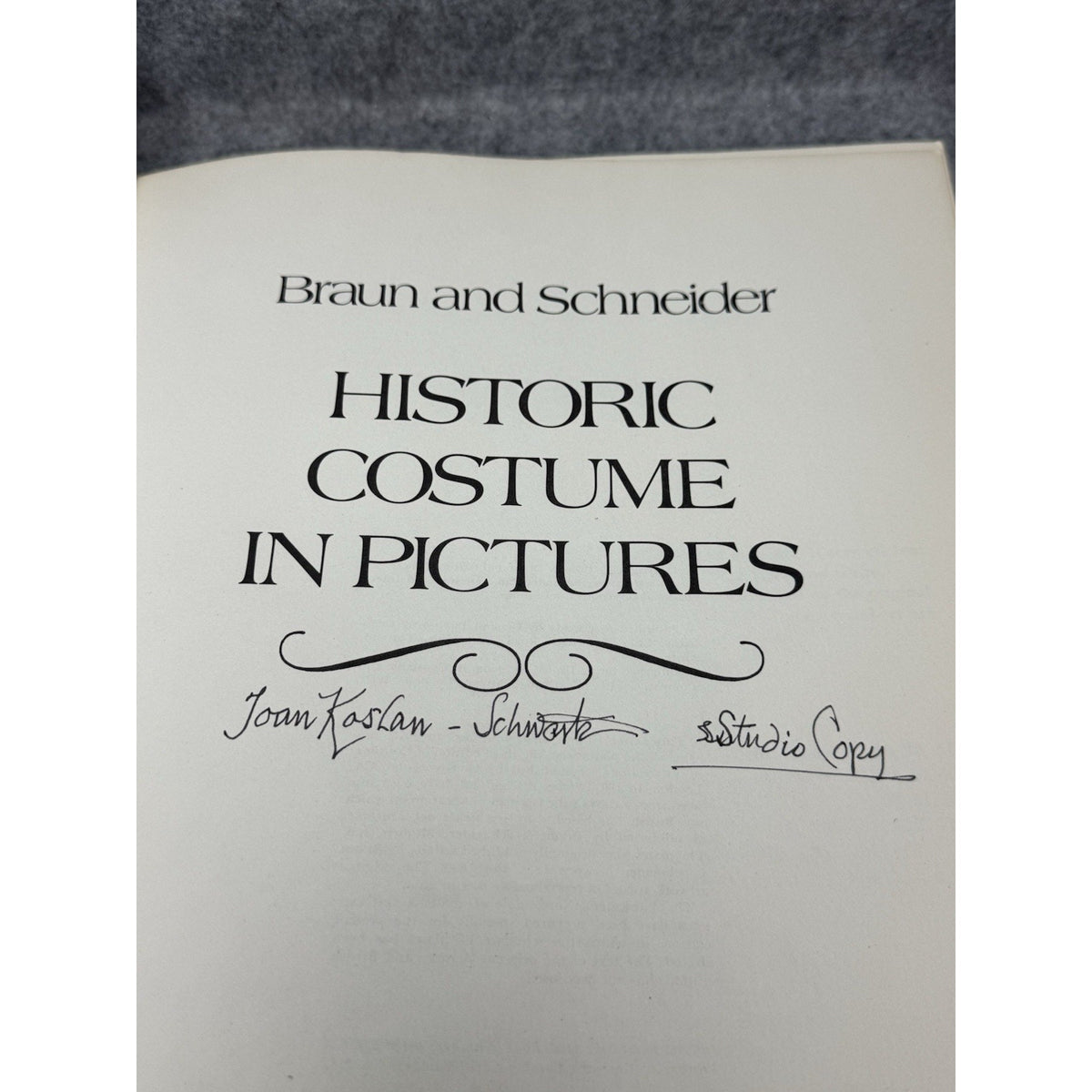 Historic Costume in Pictures 1975 Braun Schneider Studio Copy 125 Plates